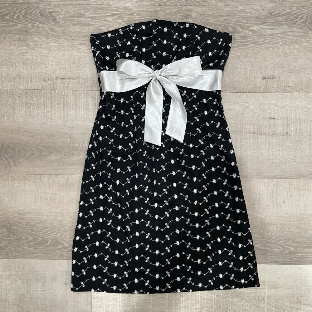 Black and White Strapless Minidress